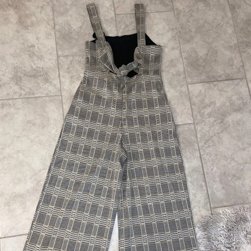 FREE PEOPLE open/tie back plaid  jumpsuit wide leg cropped stretch Size 2